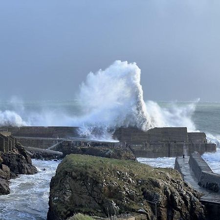 Road End Cottage Port of Ness 外观 照片
